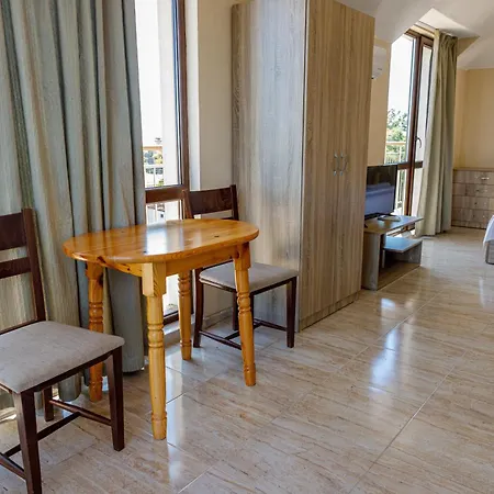 Homestay Family Silitur Ahtopol